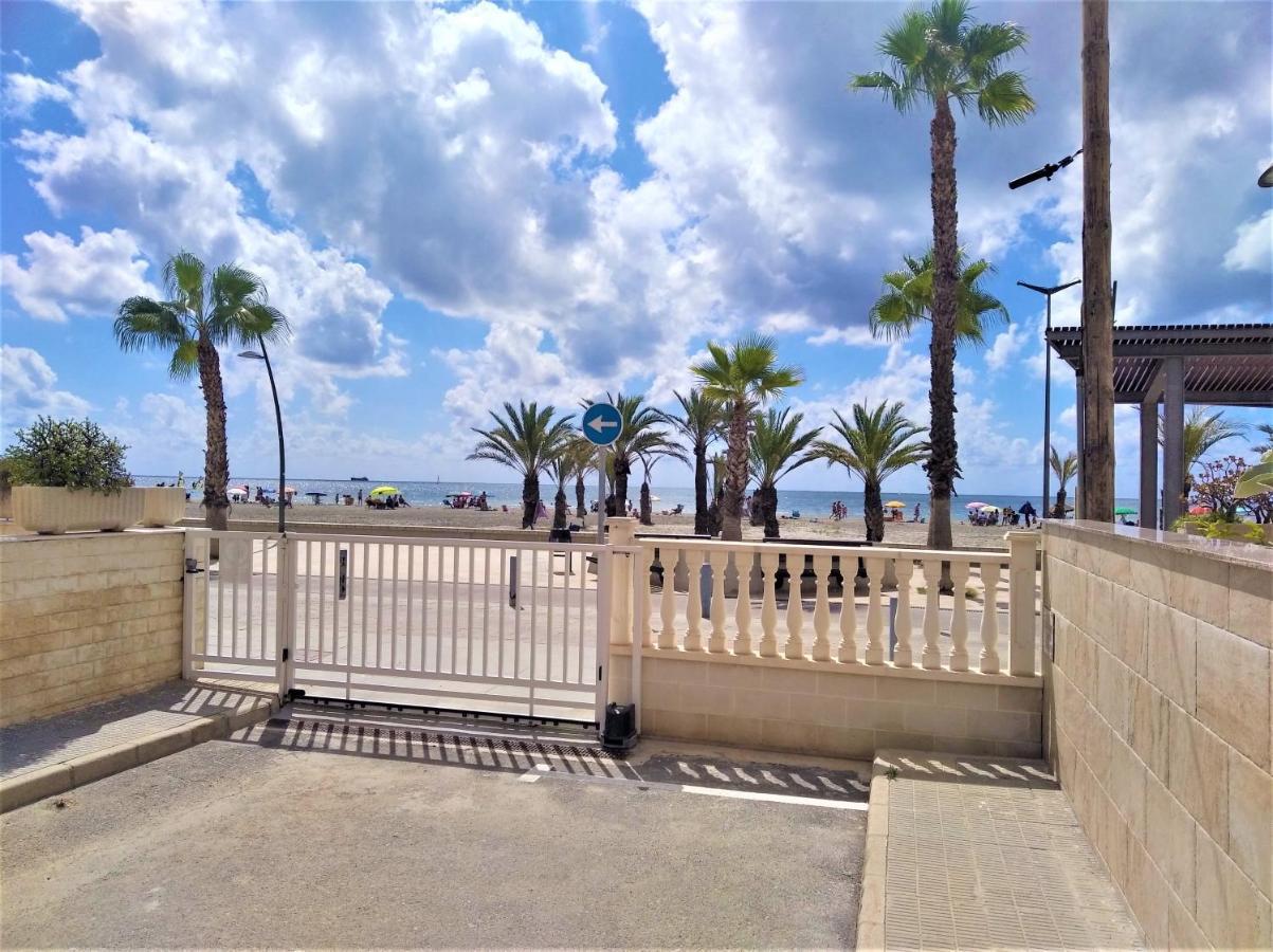 Beach Breeze Townhouse By The Beach 圣波拉 外观 照片